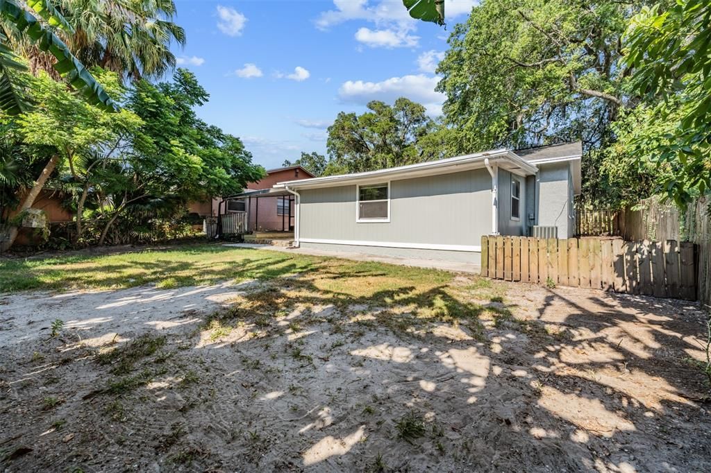 For Rent: $2,195 (4 beds, 2 baths, 1762 Square Feet)