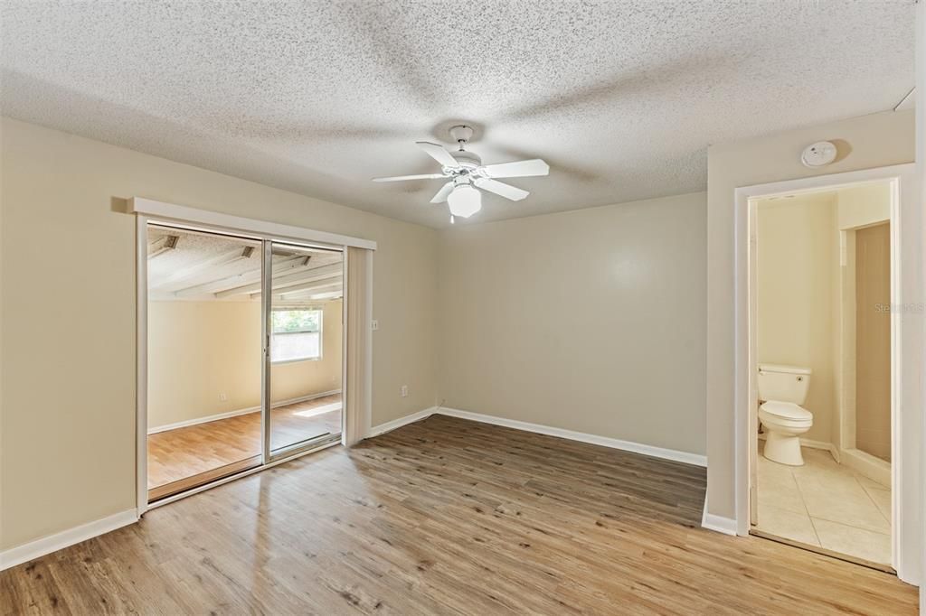For Rent: $2,195 (4 beds, 2 baths, 1762 Square Feet)