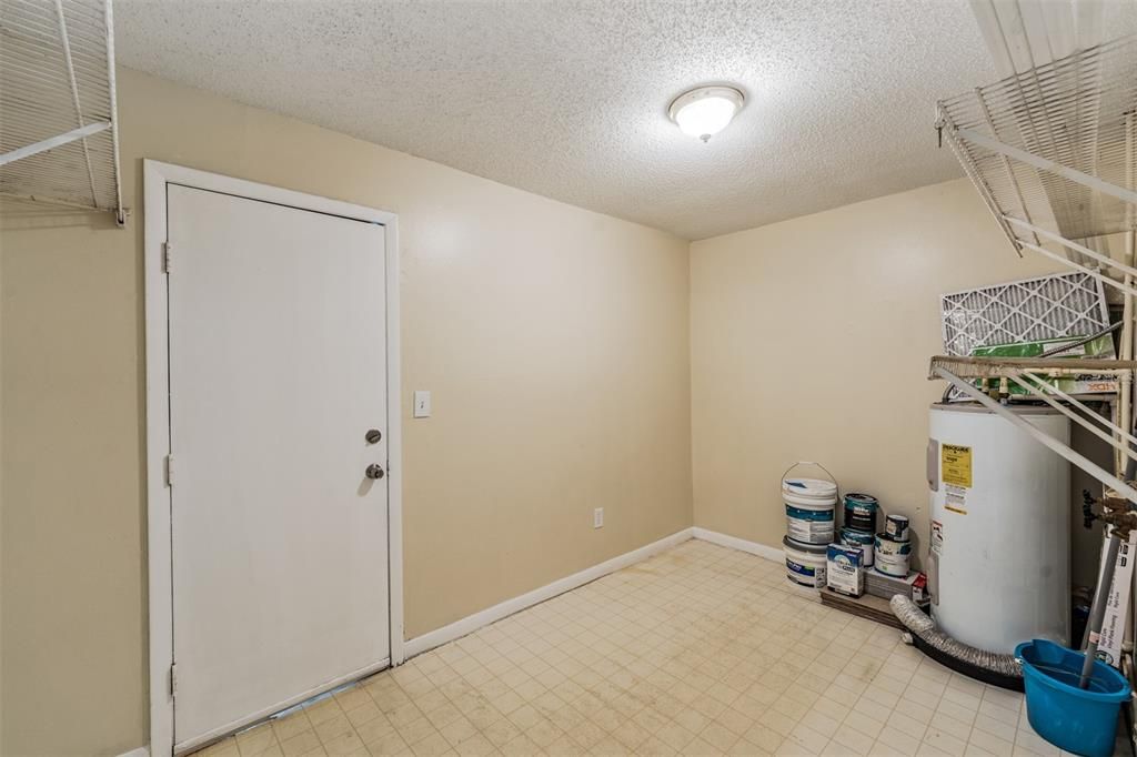 For Rent: $2,195 (4 beds, 2 baths, 1762 Square Feet)