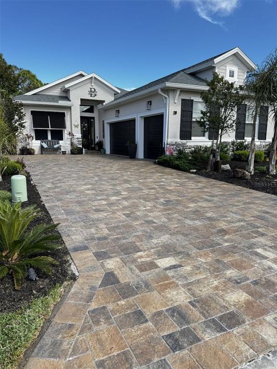 En Venta: $599,900 (3 camas, 3 baños, 1851 Pies cuadrados)