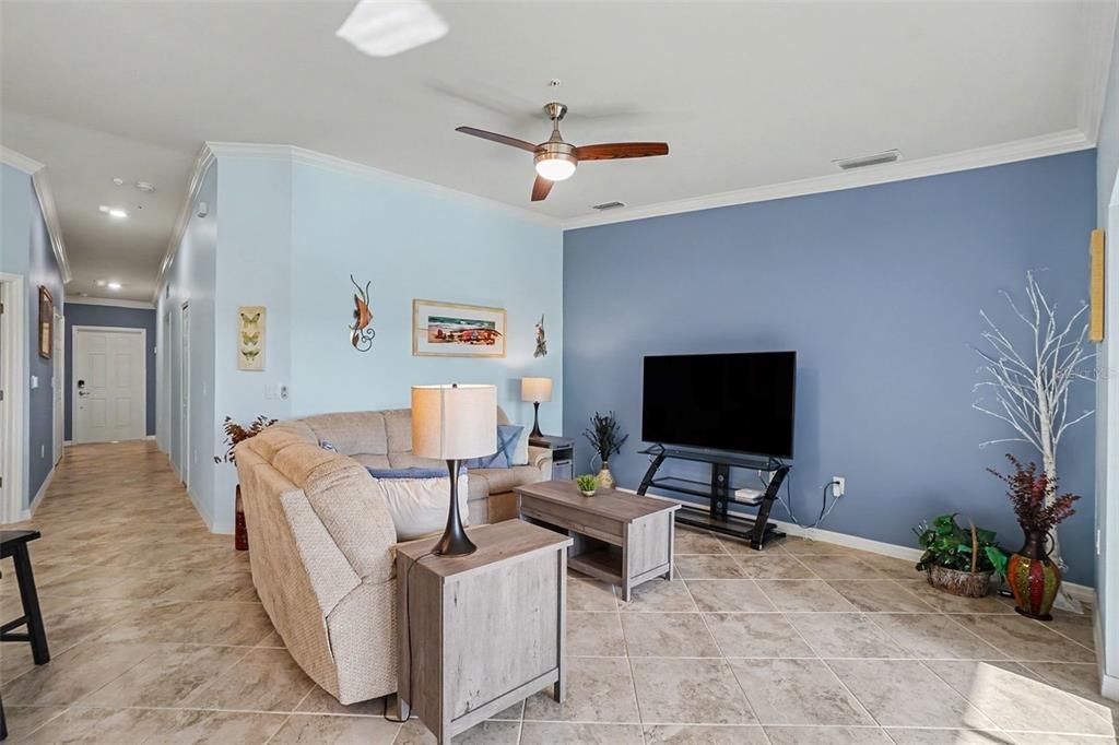 For Sale: $339,000 (2 beds, 2 baths, 1366 Square Feet)