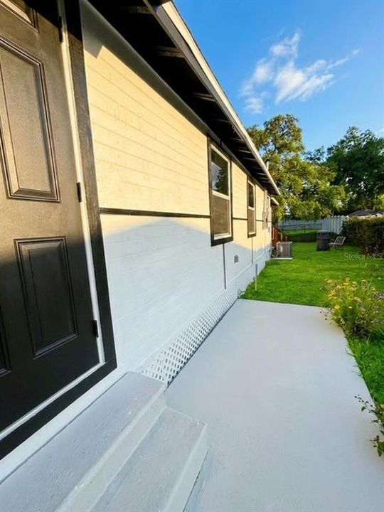 На продажу: $205,000 (2 спален, 1 ванн, 672 Квадратных фут)