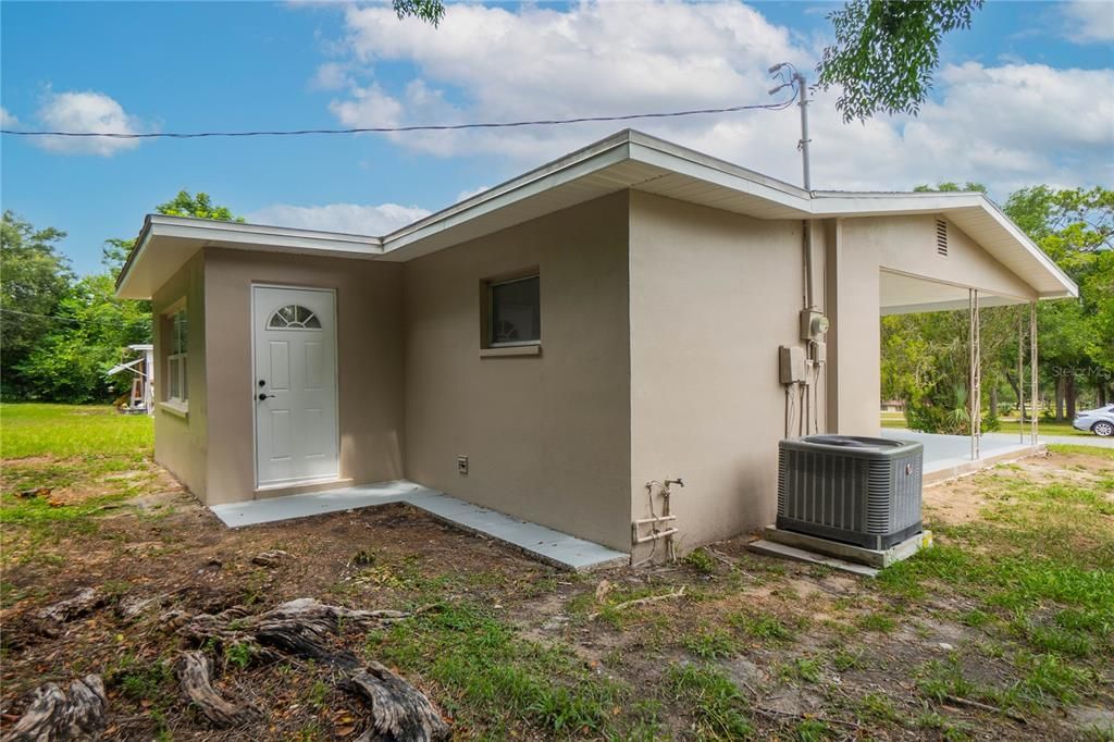 For Sale: $194,900 (2 beds, 1 baths, 1108 Square Feet)