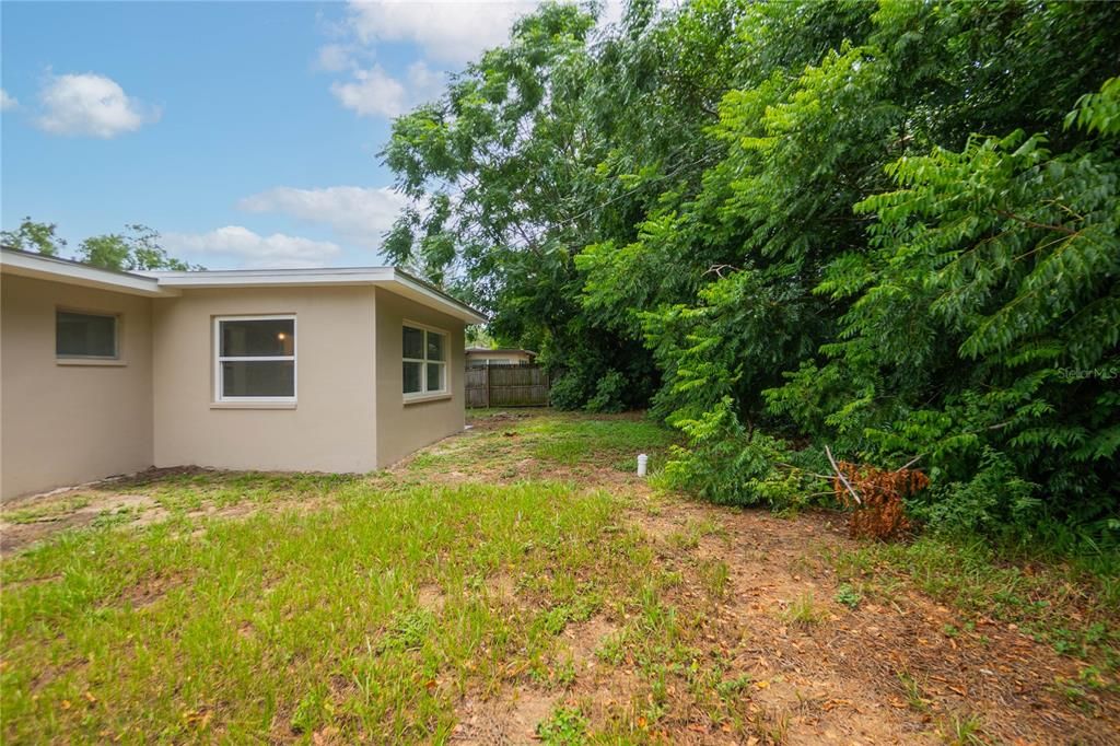For Sale: $194,900 (2 beds, 1 baths, 1108 Square Feet)