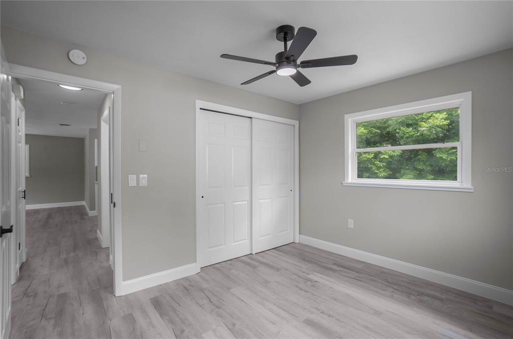 For Sale: $194,900 (2 beds, 1 baths, 1108 Square Feet)