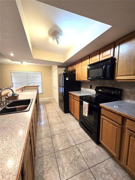 En Venta: $364,000 (3 camas, 2 baños, 1688 Pies cuadrados)
