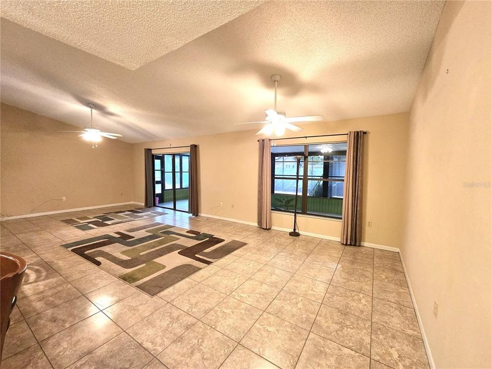 En Venta: $364,000 (3 camas, 2 baños, 1688 Pies cuadrados)