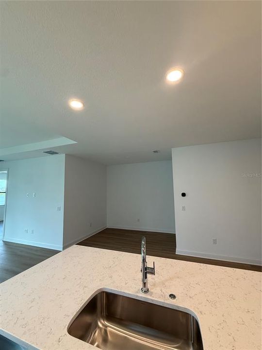 En Venta: $445,000 (3 camas, 2 baños, 1601 Pies cuadrados)