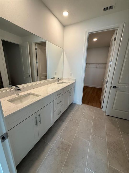 En Venta: $445,000 (3 camas, 2 baños, 1601 Pies cuadrados)