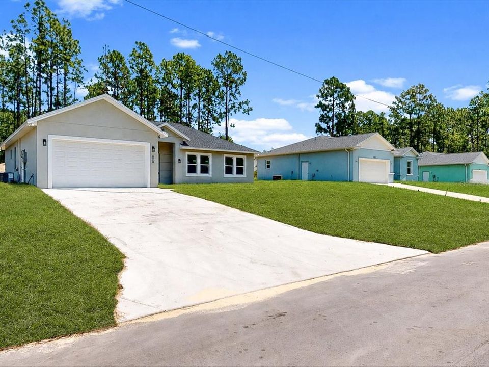 For Sale: $345,000 (3 beds, 2 baths, 1612 Square Feet)