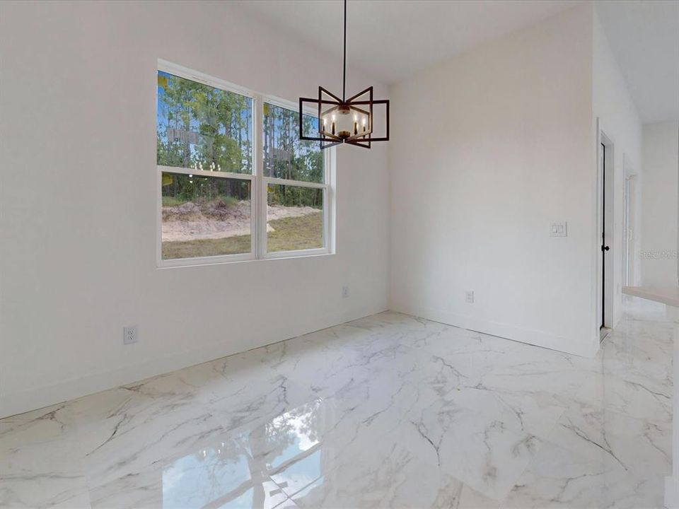 For Sale: $345,000 (3 beds, 2 baths, 1612 Square Feet)