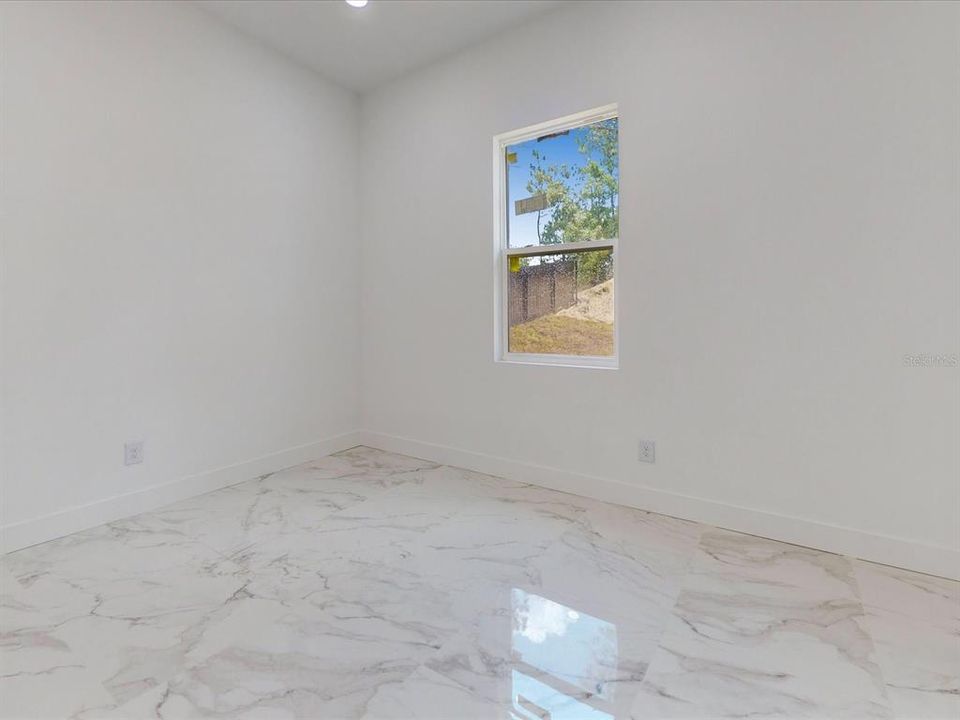 For Sale: $345,000 (3 beds, 2 baths, 1612 Square Feet)