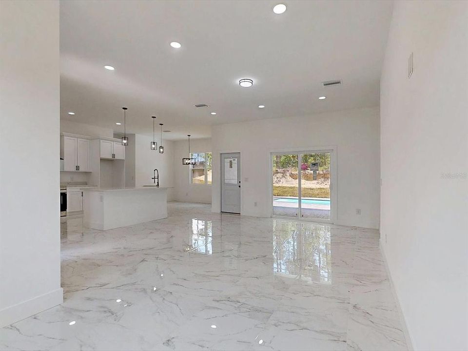 For Sale: $345,000 (3 beds, 2 baths, 1612 Square Feet)
