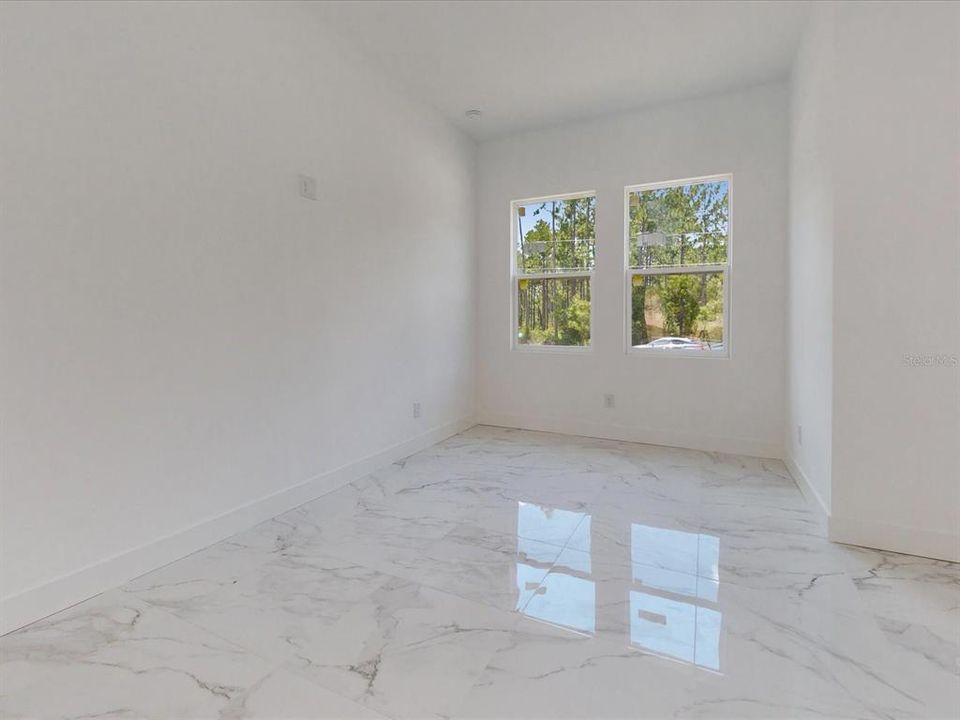 For Sale: $345,000 (3 beds, 2 baths, 1612 Square Feet)