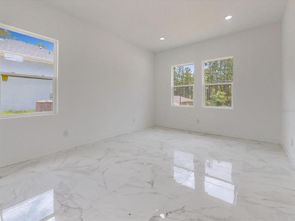 For Sale: $345,000 (3 beds, 2 baths, 1612 Square Feet)