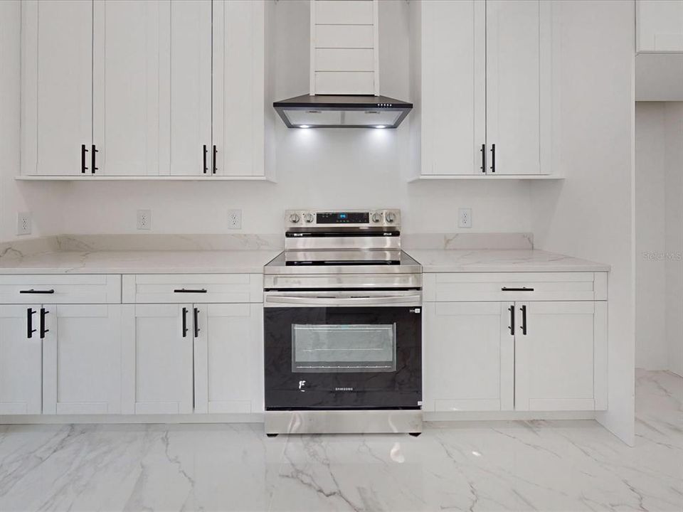For Sale: $345,000 (3 beds, 2 baths, 1612 Square Feet)