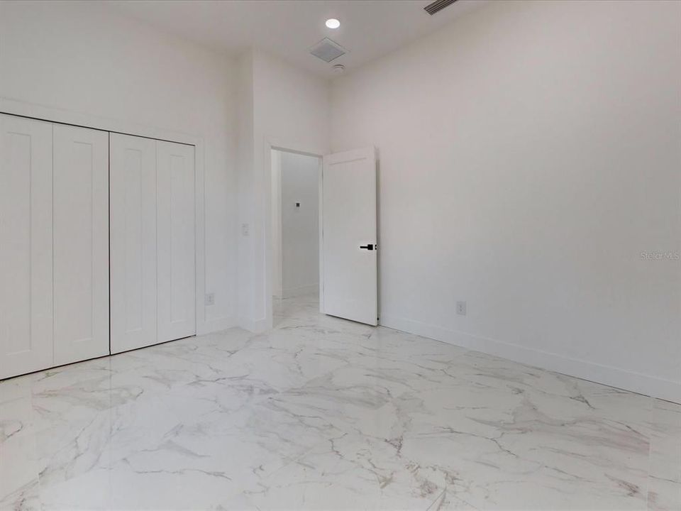 For Sale: $345,000 (3 beds, 2 baths, 1612 Square Feet)