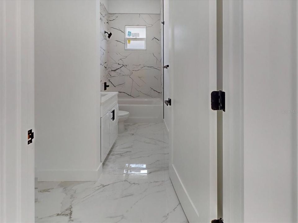 For Sale: $345,000 (3 beds, 2 baths, 1612 Square Feet)