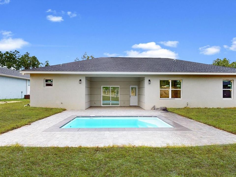 For Sale: $345,000 (3 beds, 2 baths, 1612 Square Feet)