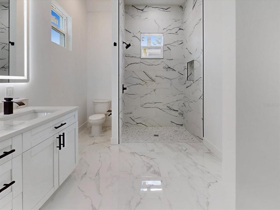 For Sale: $345,000 (3 beds, 2 baths, 1612 Square Feet)