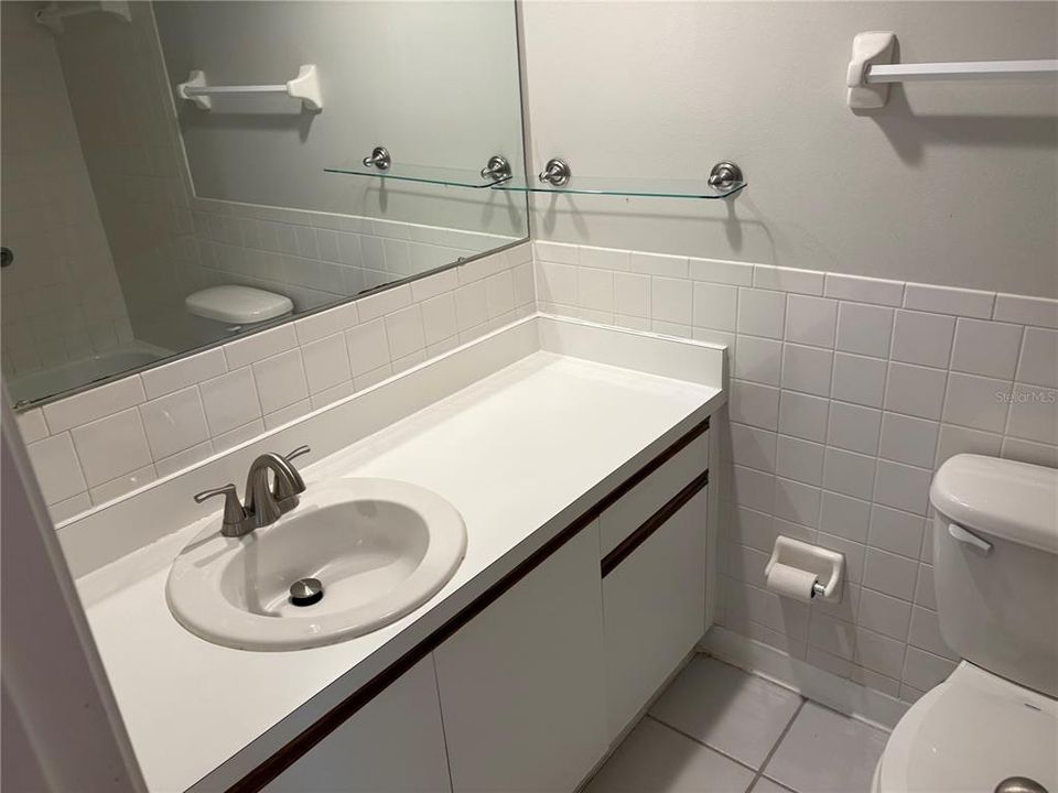 В аренду: $1,350 (1 спален, 1 ванн, 924 Квадратных фут)