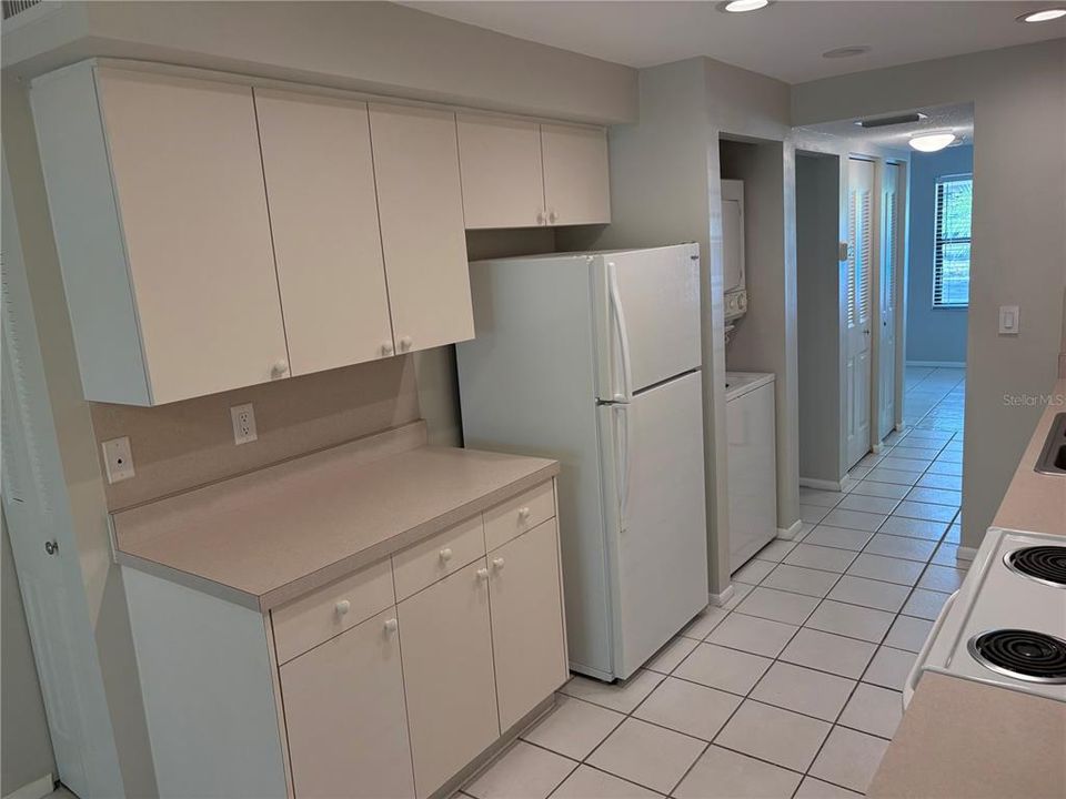 В аренду: $1,350 (1 спален, 1 ванн, 924 Квадратных фут)