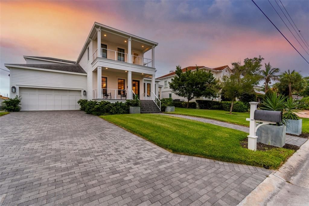 : $4,000,000 (5 beds, 5 baths, 5006 Square Feet)
