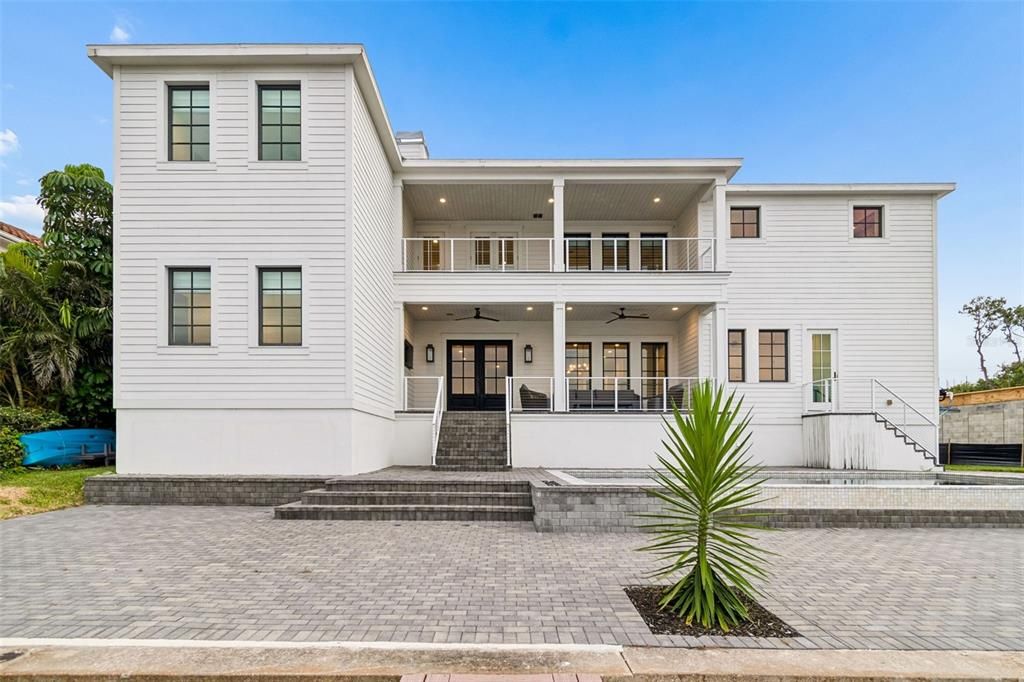 : $4,000,000 (5 beds, 5 baths, 5006 Square Feet)