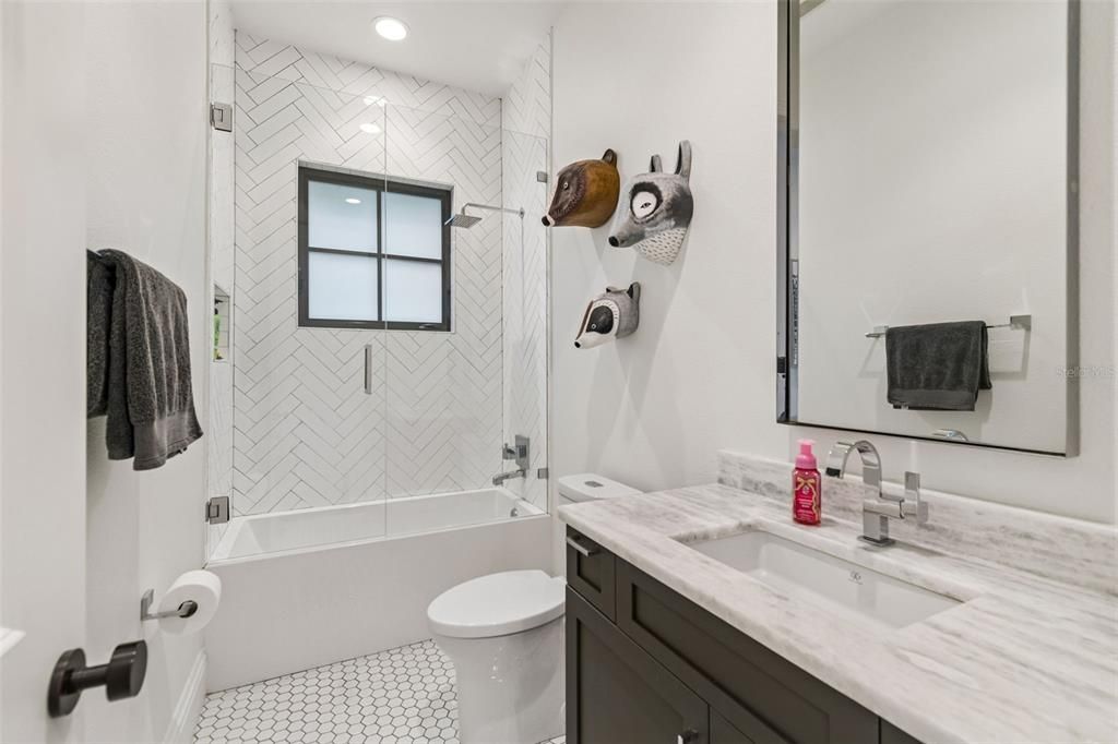 : $4,000,000 (5 beds, 5 baths, 5006 Square Feet)