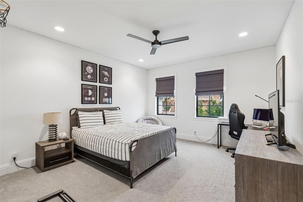 : $4,000,000 (5 beds, 5 baths, 5006 Square Feet)