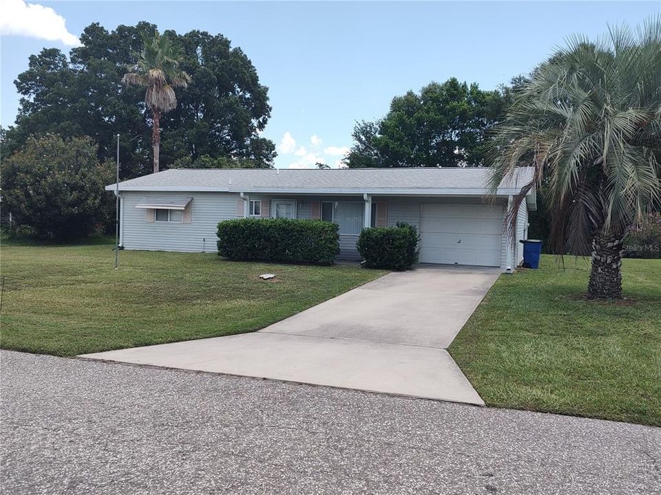 For Rent: $1,400 (2 beds, 2 baths, 1040 Square Feet)
