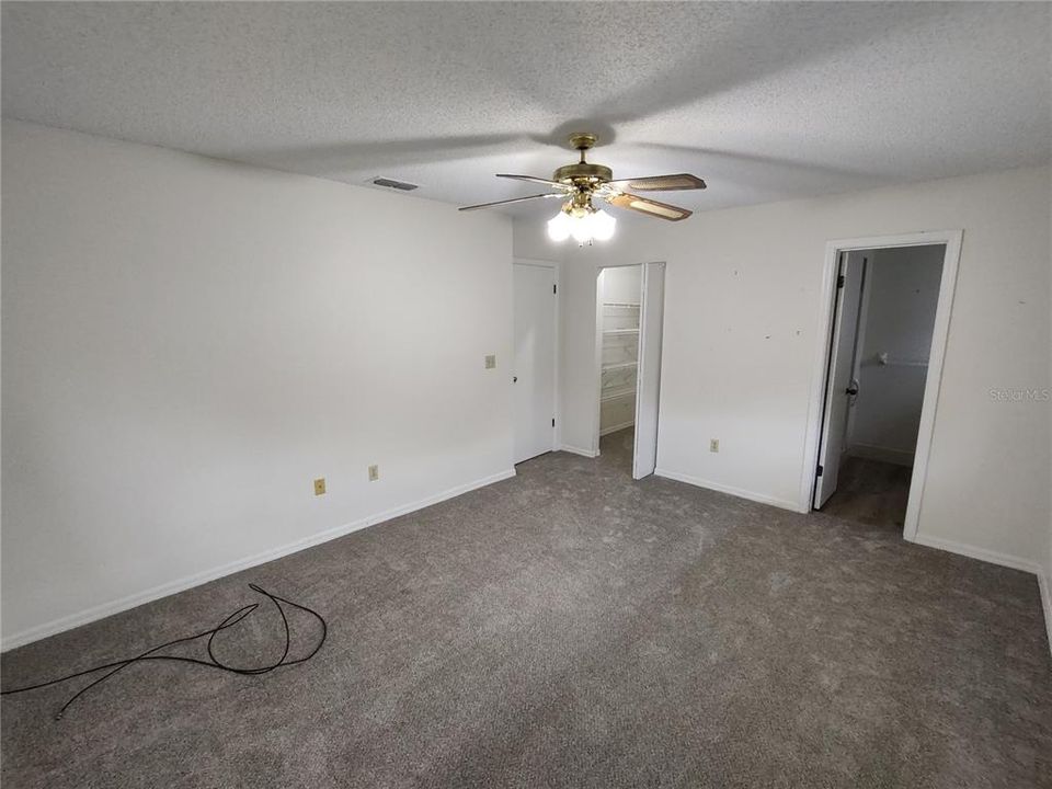 For Rent: $1,400 (2 beds, 2 baths, 1040 Square Feet)