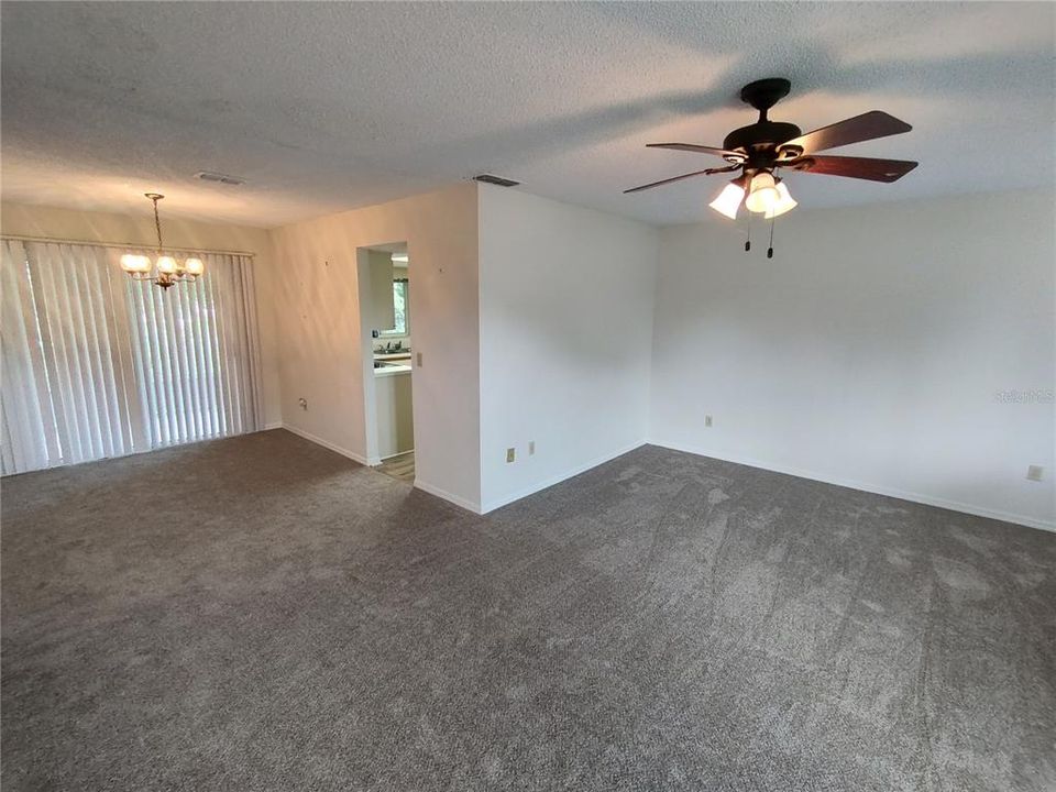 For Rent: $1,400 (2 beds, 2 baths, 1040 Square Feet)