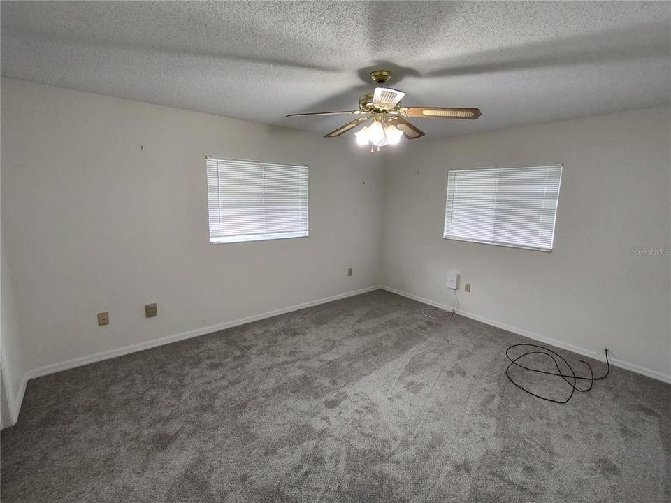 For Rent: $1,400 (2 beds, 2 baths, 1040 Square Feet)