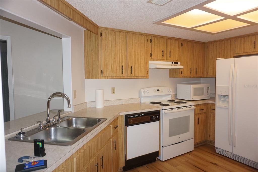 For Rent: $1,400 (2 beds, 2 baths, 1224 Square Feet)