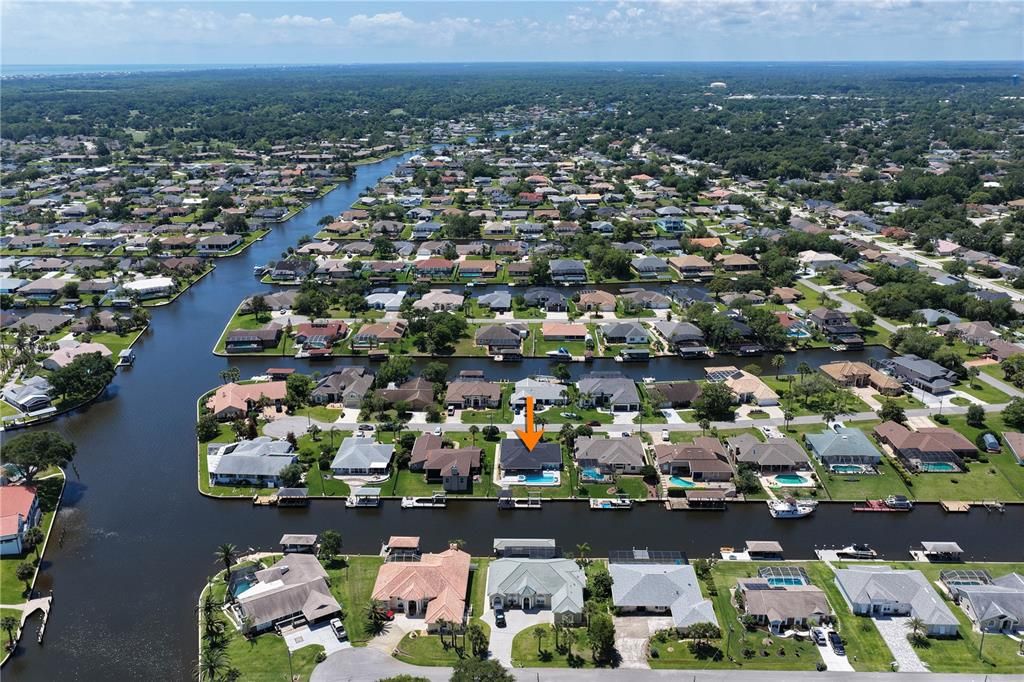 Под контрактом: $725,000 (3 спален, 2 ванн, 1904 Квадратных фут)