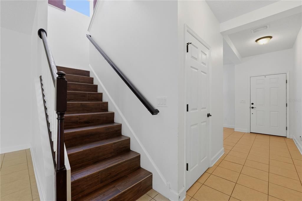 На продажу: $419,900 (4 спален, 2 ванн, 2245 Квадратных фут)