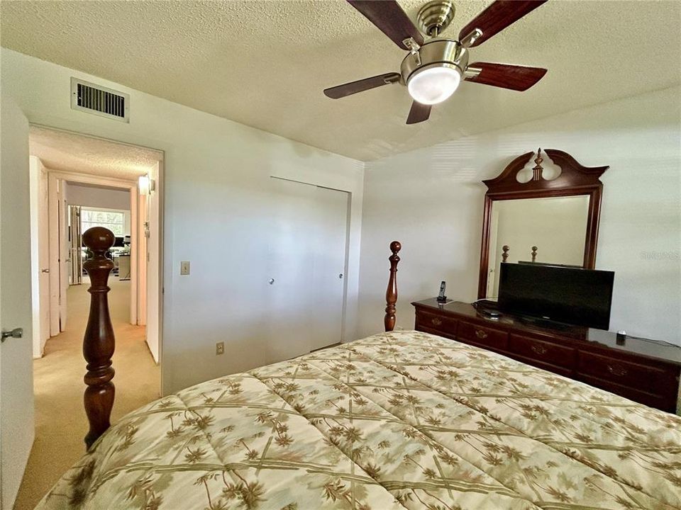 En Venta: $129,900 (2 camas, 2 baños, 1100 Pies cuadrados)