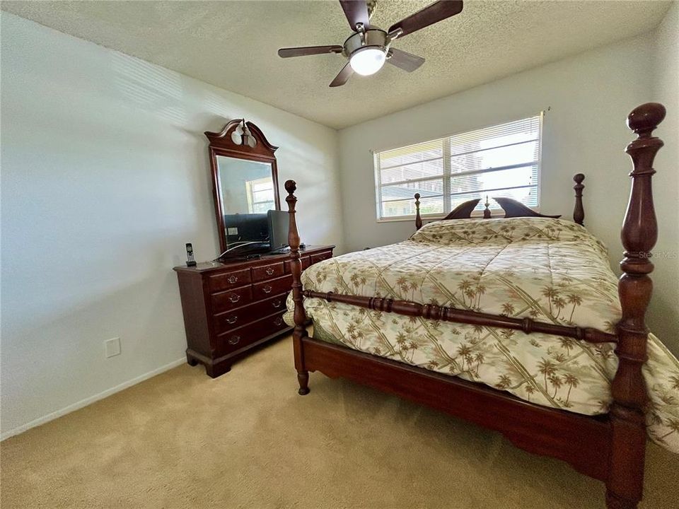 En Venta: $129,900 (2 camas, 2 baños, 1100 Pies cuadrados)