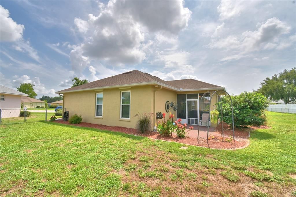 For Sale: $374,000 (3 beds, 2 baths, 1893 Square Feet)
