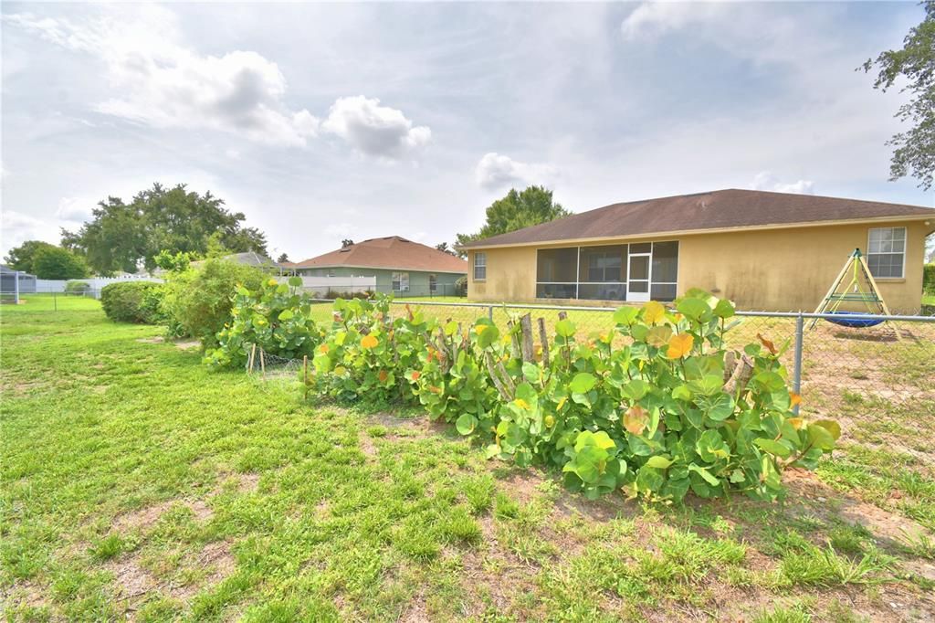 For Sale: $374,000 (3 beds, 2 baths, 1893 Square Feet)
