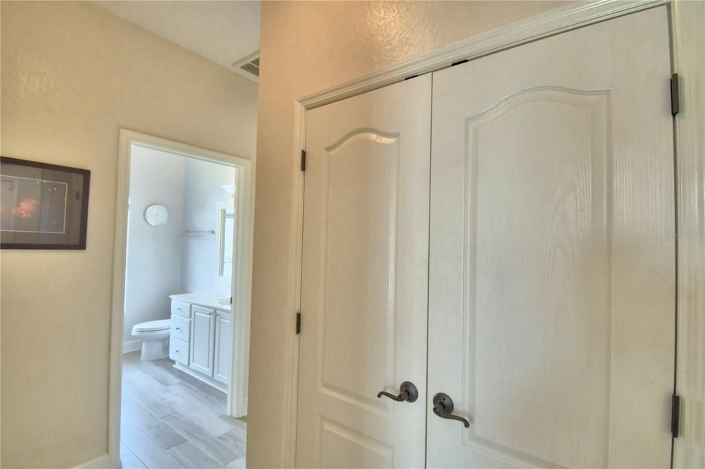 For Sale: $374,000 (3 beds, 2 baths, 1893 Square Feet)