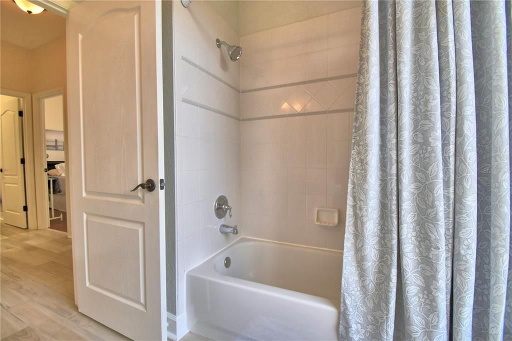 For Sale: $374,000 (3 beds, 2 baths, 1893 Square Feet)