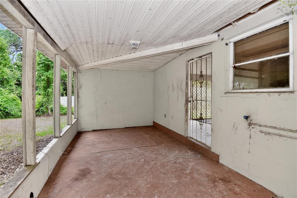На продажу: $125,000 (2 спален, 1 ванн, 816 Квадратных фут)