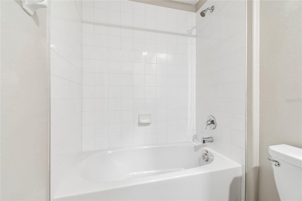 На продажу: $385,000 (4 спален, 2 ванн, 1935 Квадратных фут)
