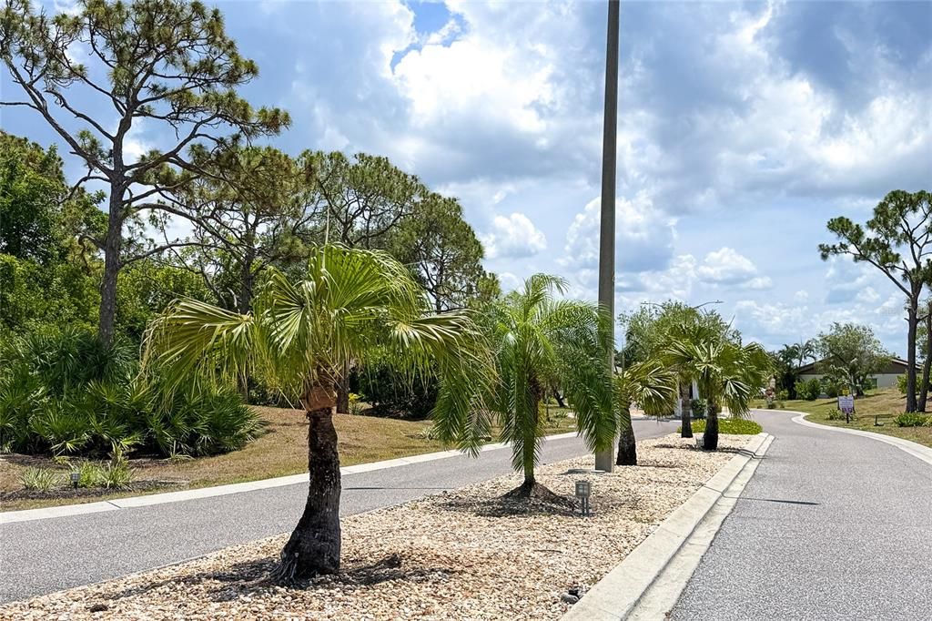 For Sale: $145,000 (2 beds, 1 baths, 884 Square Feet)