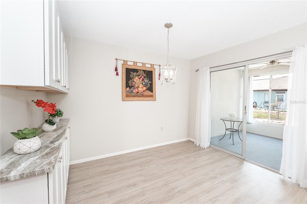 For Sale: $145,000 (2 beds, 1 baths, 884 Square Feet)