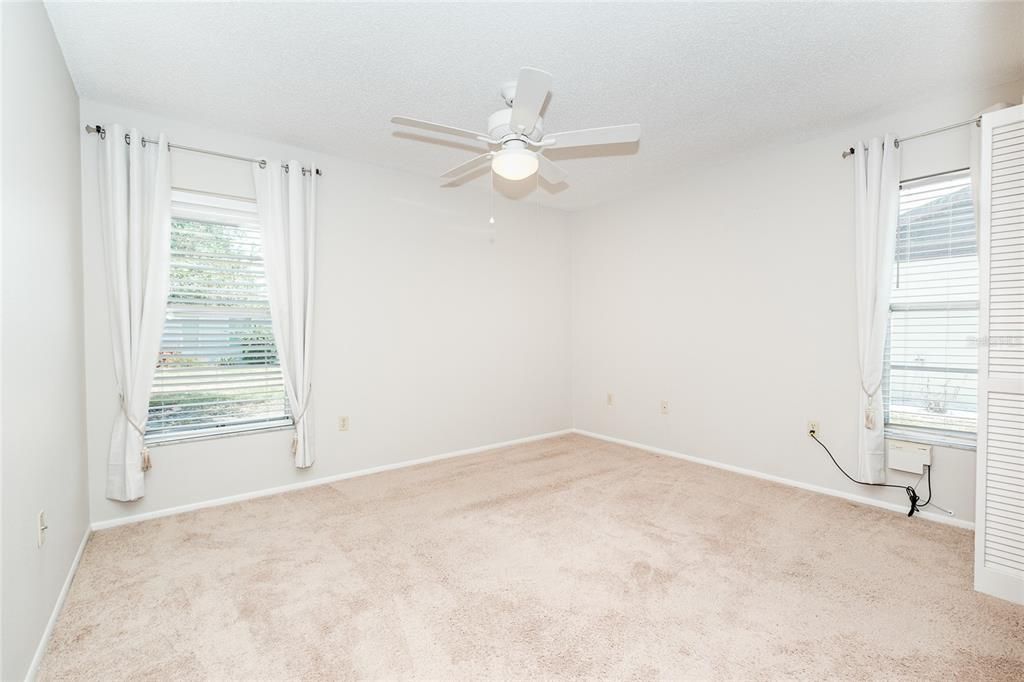 For Sale: $145,000 (2 beds, 1 baths, 884 Square Feet)
