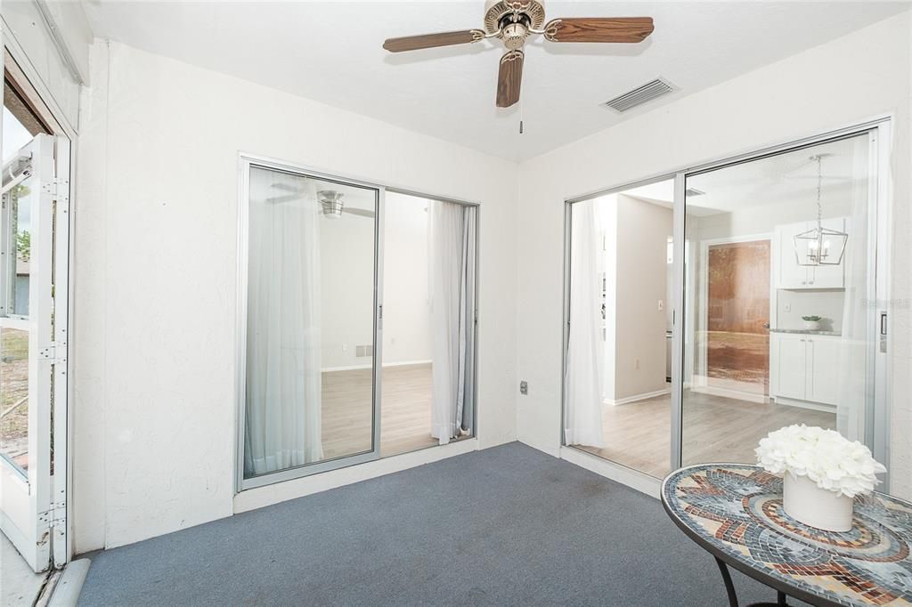 For Sale: $145,000 (2 beds, 1 baths, 884 Square Feet)