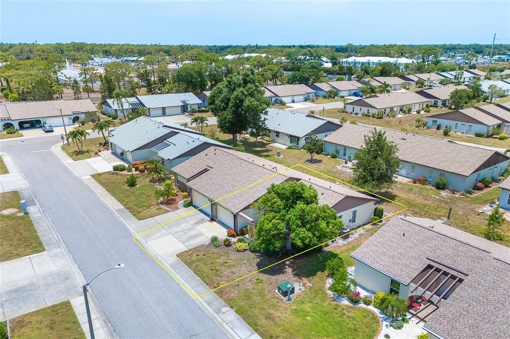 For Sale: $145,000 (2 beds, 1 baths, 884 Square Feet)